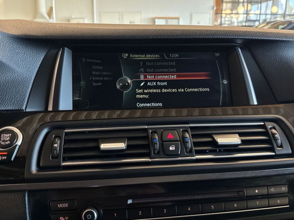 BMW M5 2013 Musta