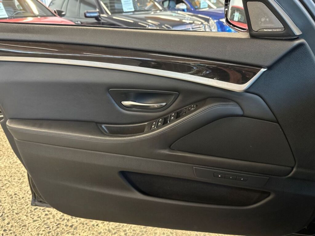 BMW M5 2013 Musta