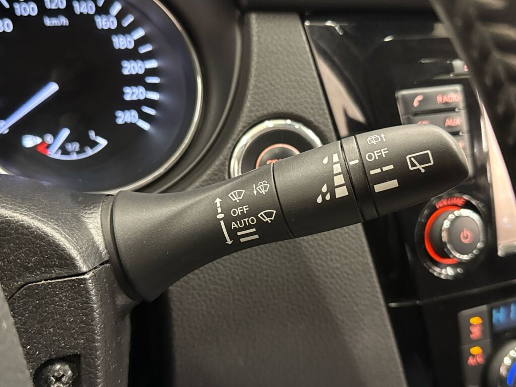 Nissan Qashqai 2017 Musta