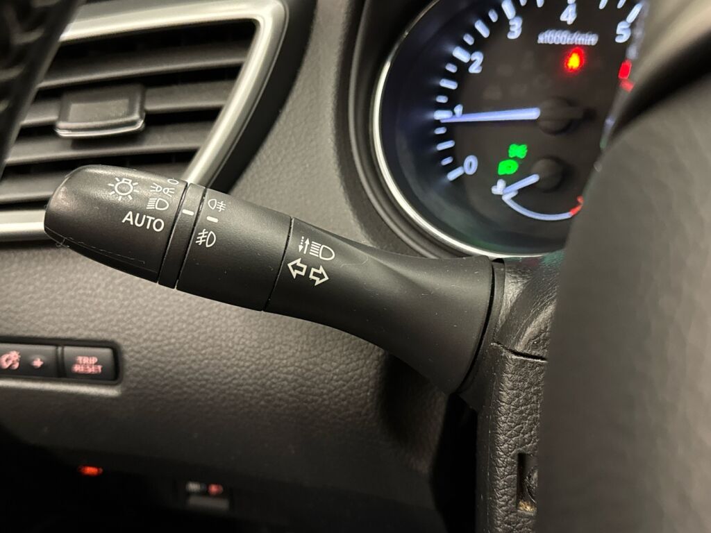 Nissan Qashqai 2017 Musta