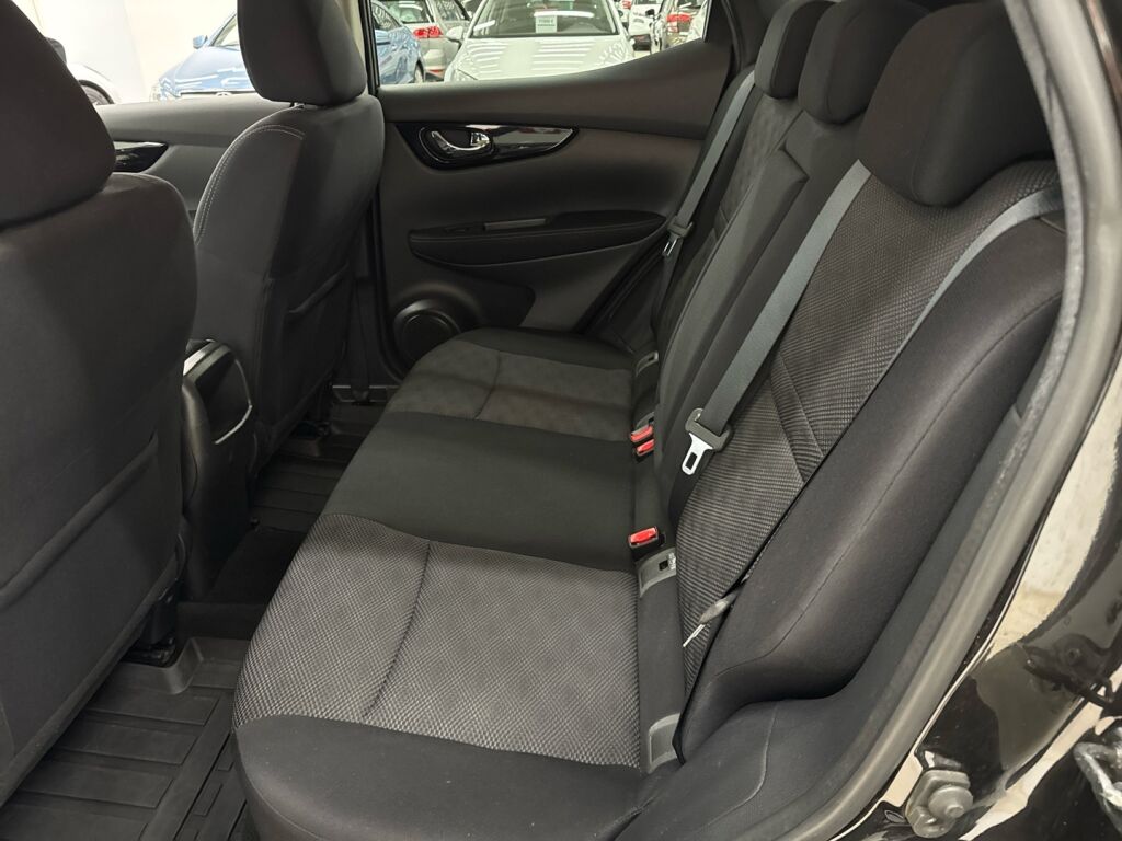 Nissan Qashqai 2017 Musta