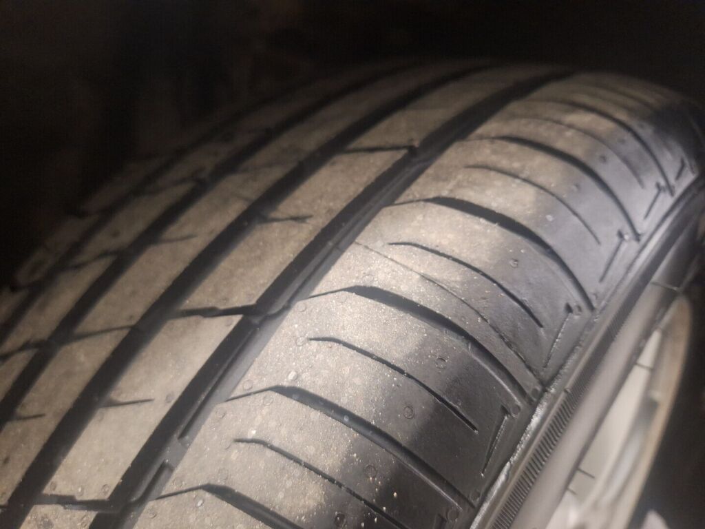 Volvo V60 2014 Musta