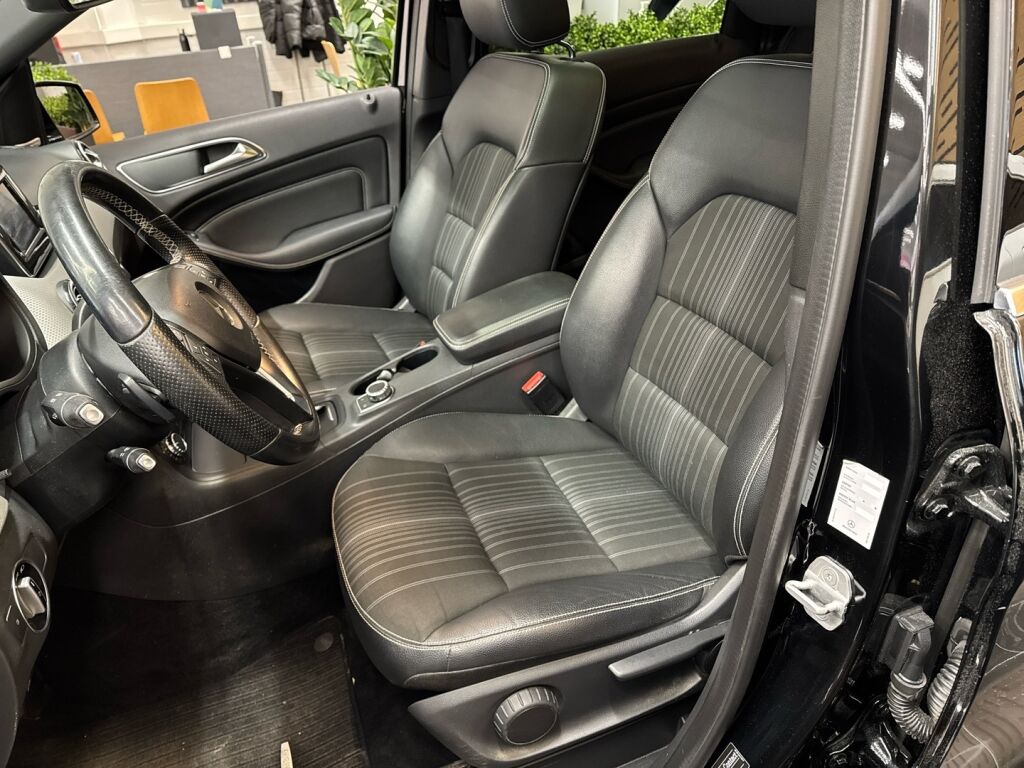 Mercedes-Benz B 2013 Musta