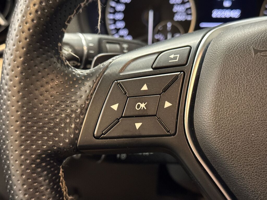 Mercedes-Benz B 2013 Musta