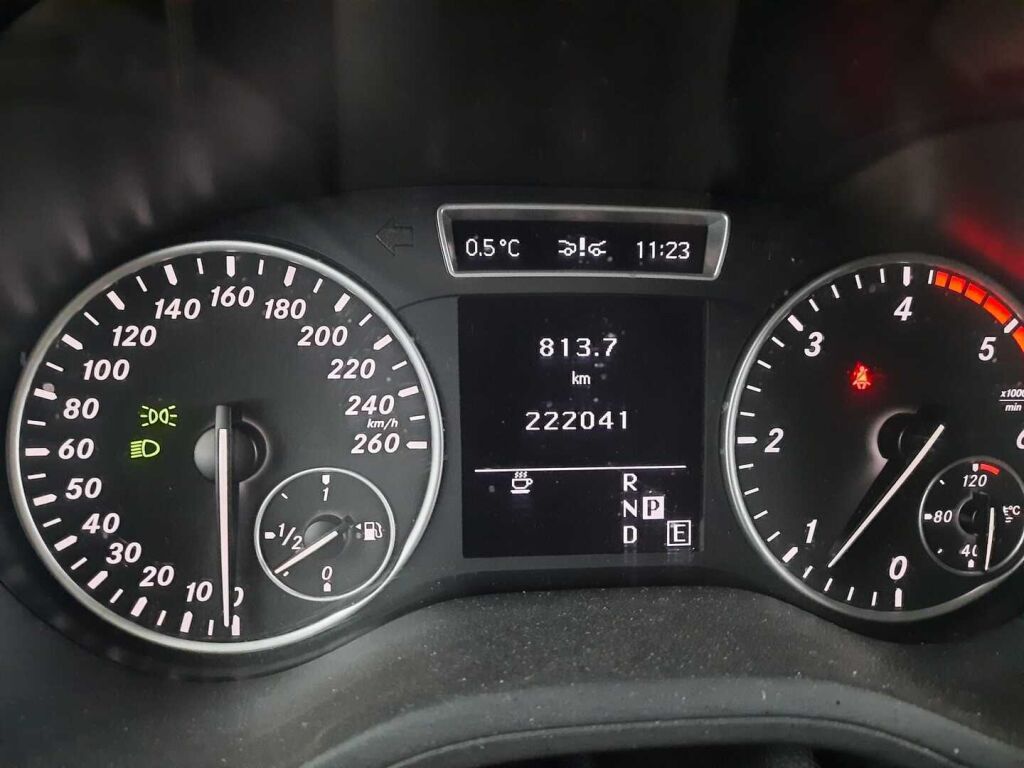 Mercedes-Benz B 2013 Musta