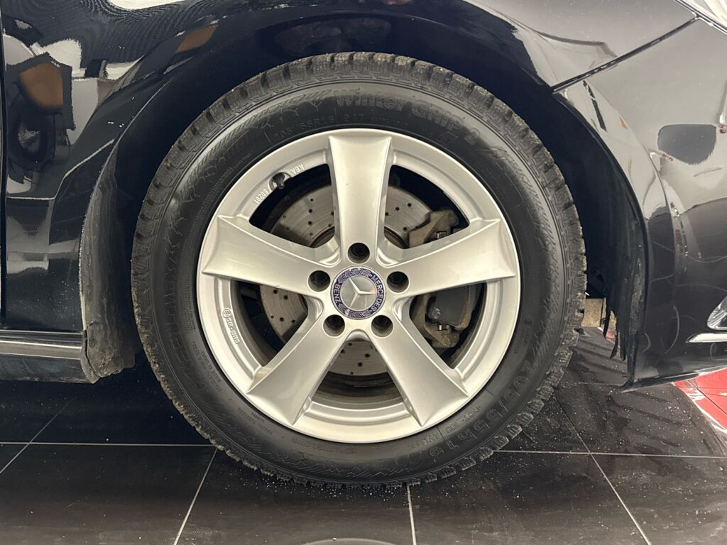 Mercedes-Benz B 2013 Musta