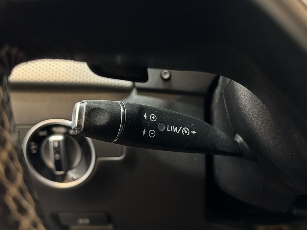 Mercedes-Benz B 2013 Musta