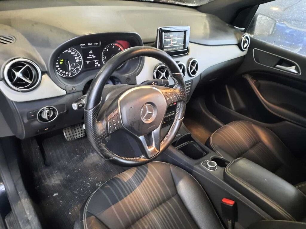 Mercedes-Benz B 2013 Musta