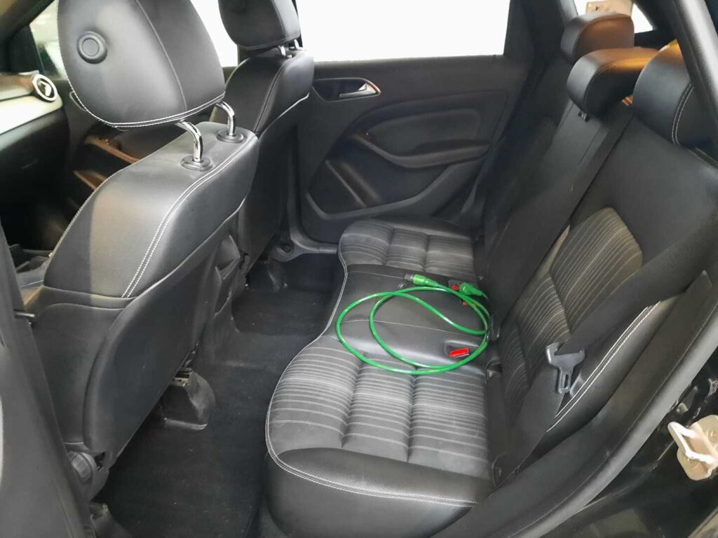 Mercedes-Benz B 2013 Musta