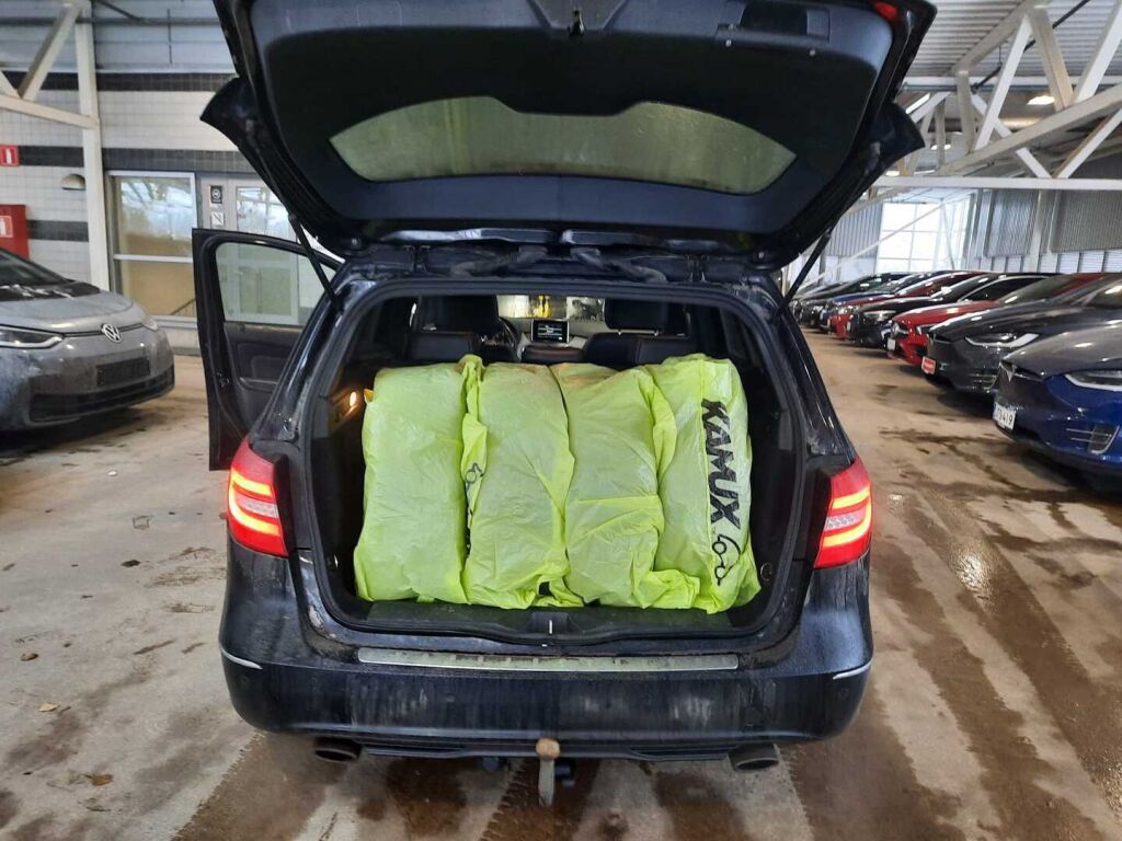 Mercedes-Benz B 2013 Musta