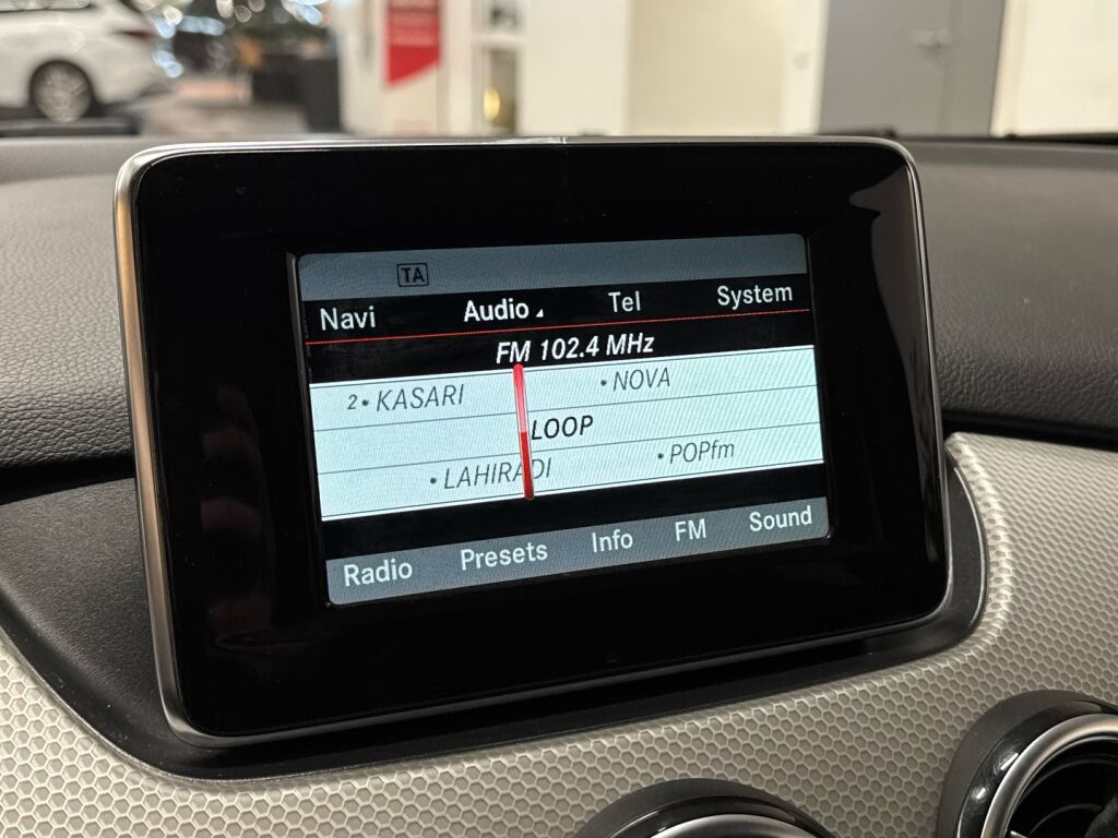 Mercedes-Benz B 2013 Musta