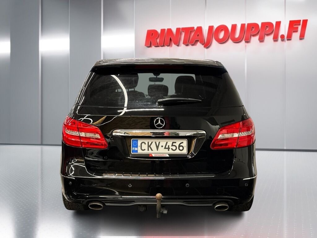 Mercedes-Benz B 2013 Musta
