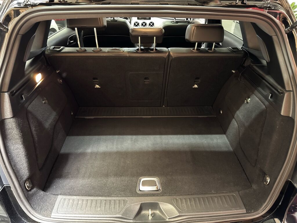 Mercedes-Benz B 2013 Musta