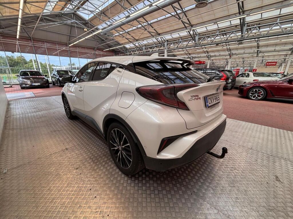 Toyota C-HR 2017 Valkoinen
