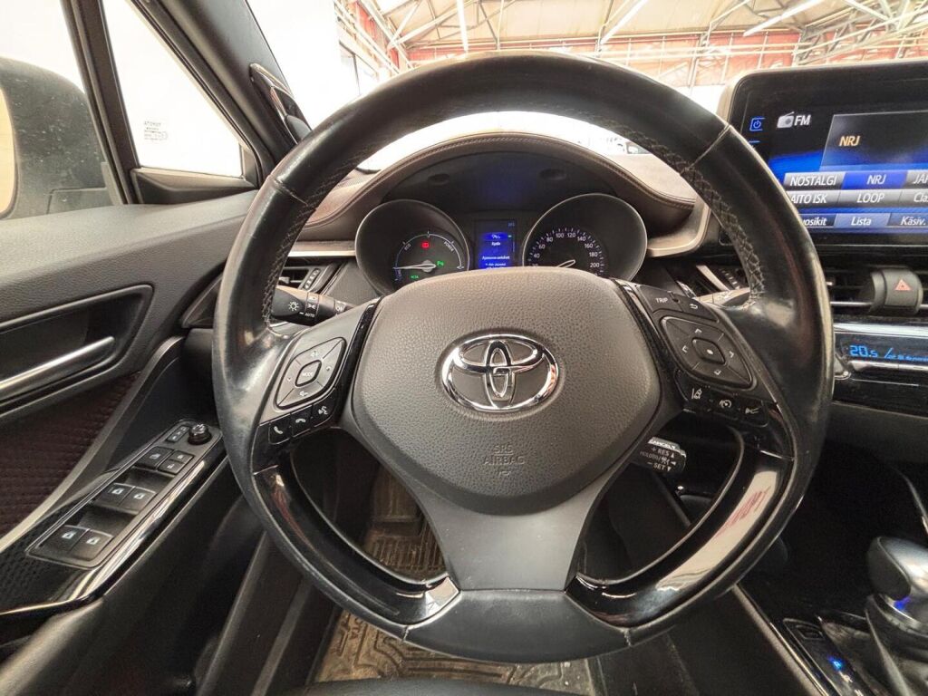 Toyota C-HR 2017 Valkoinen