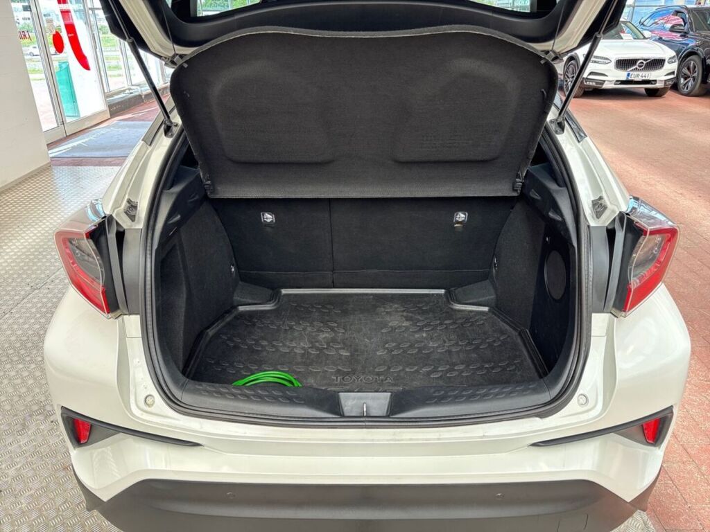 Toyota C-HR 2017 Valkoinen
