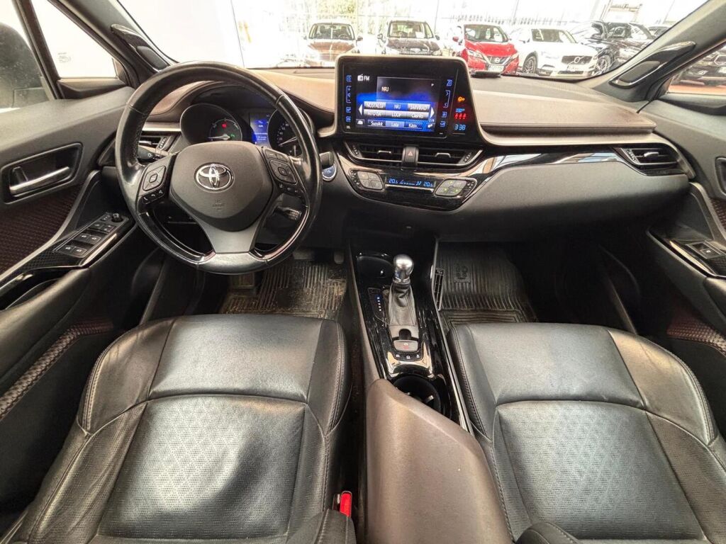 Toyota C-HR 2017 Valkoinen