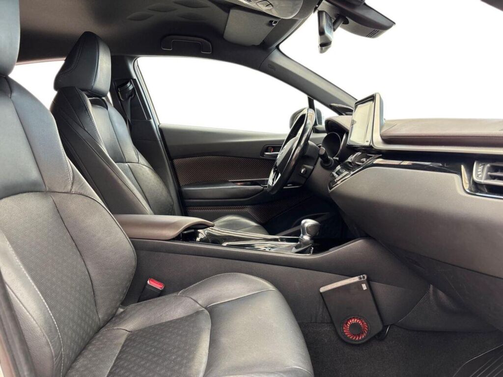 Toyota C-HR 2017 Valkoinen