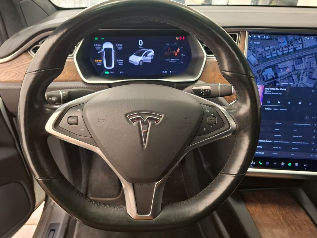 Tesla Model X 2017 Valkoinen