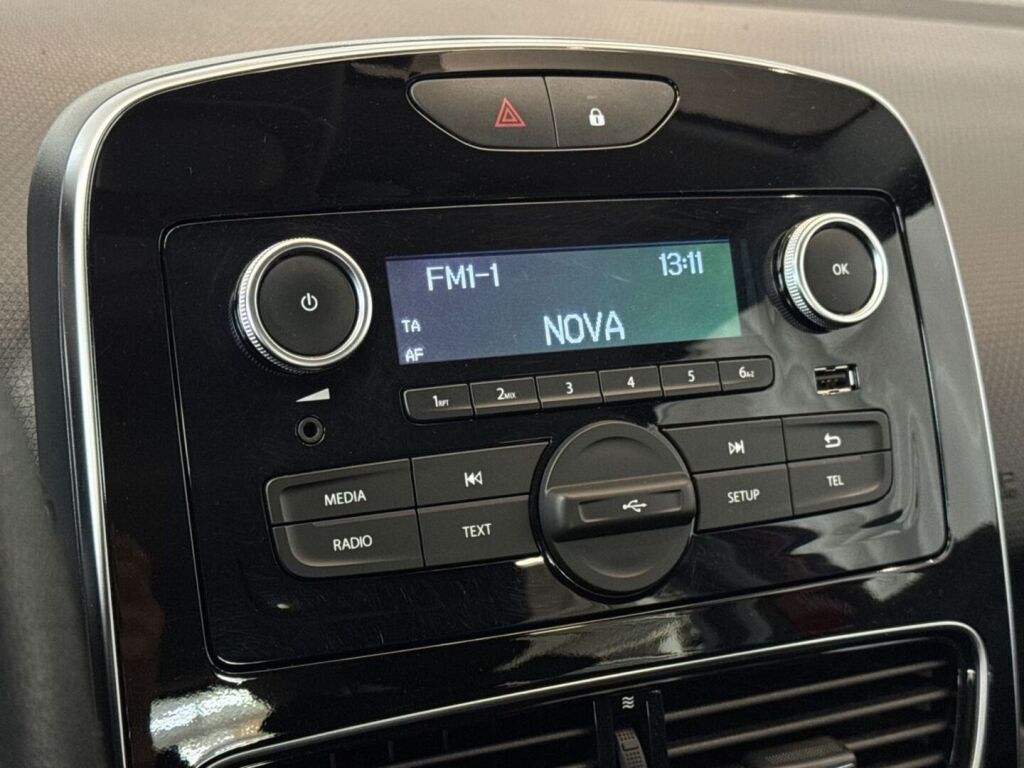 Renault Clio 2017 Punainen