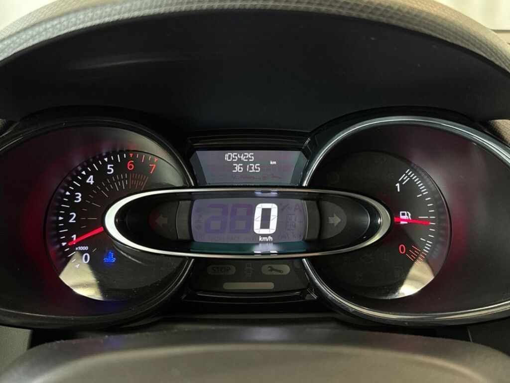 Renault Clio 2017 Punainen