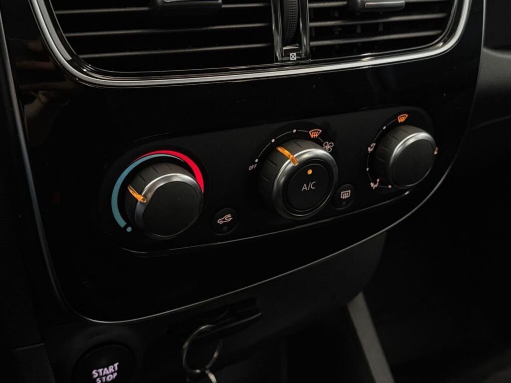 Renault Clio 2017 Punainen