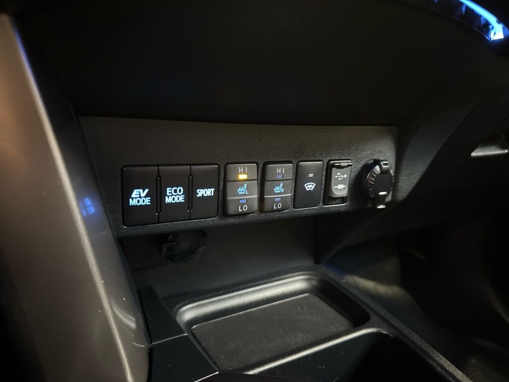 Toyota RAV4 2018 Musta