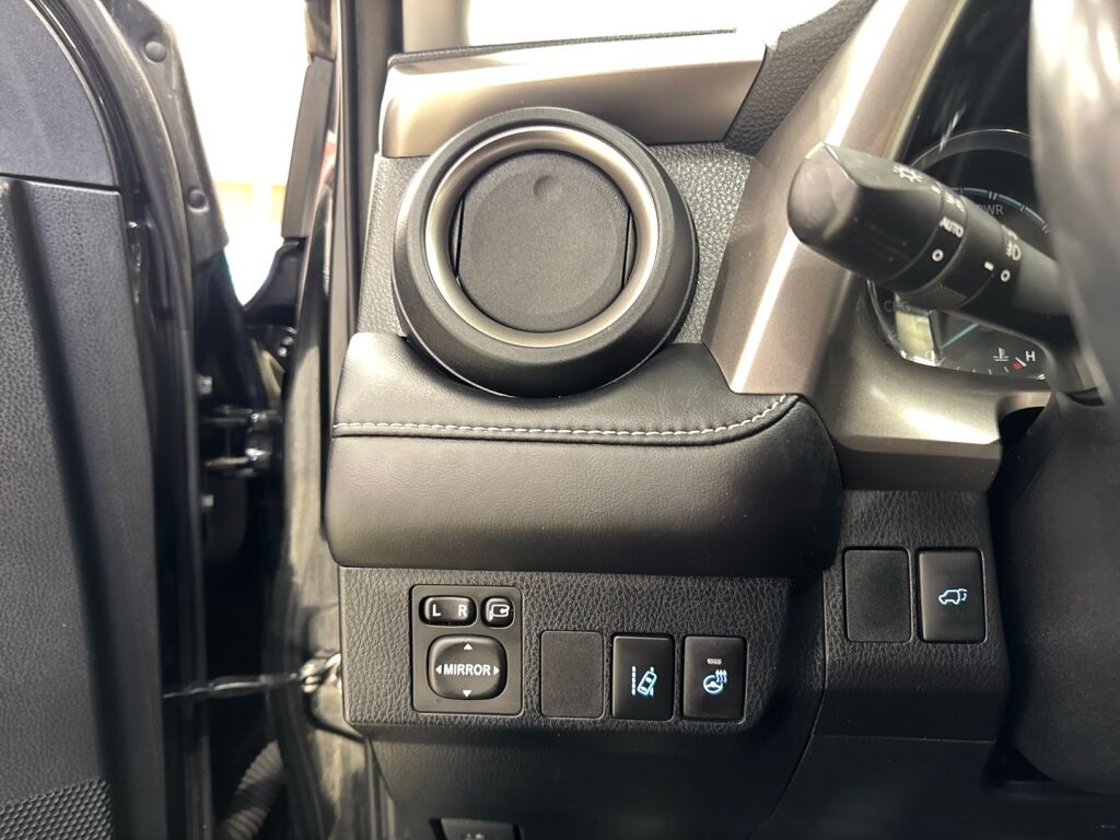 Toyota RAV4 2018 Musta