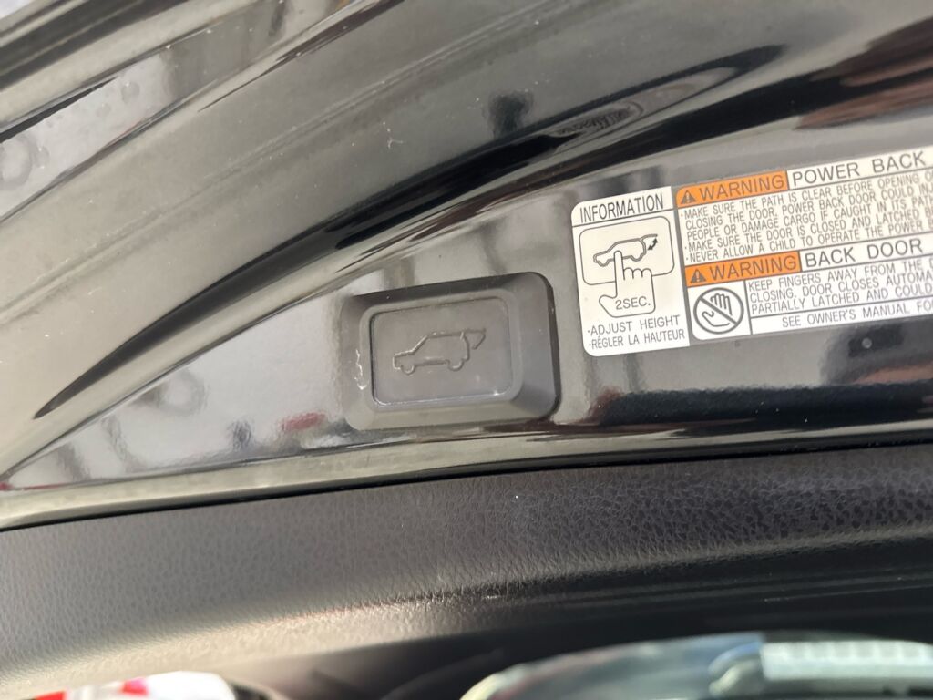 Toyota RAV4 2018 Musta