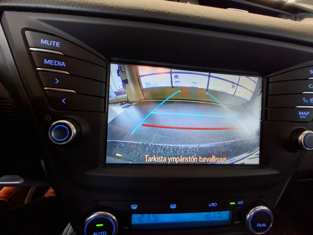 Toyota Avensis 2018 Musta