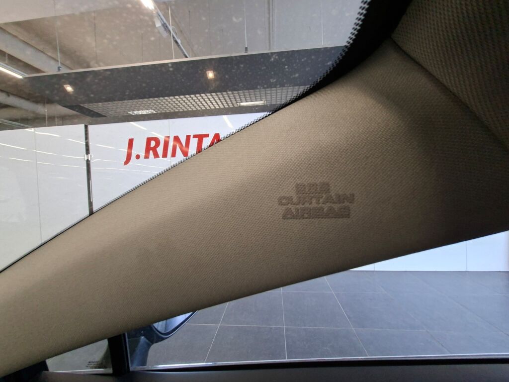 Toyota Avensis 2018 Musta