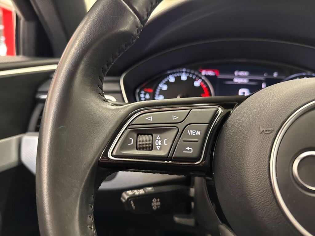 Audi A4 2018 Sininen
