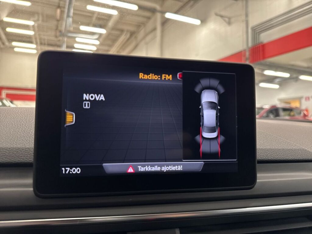 Audi A4 2018 Sininen