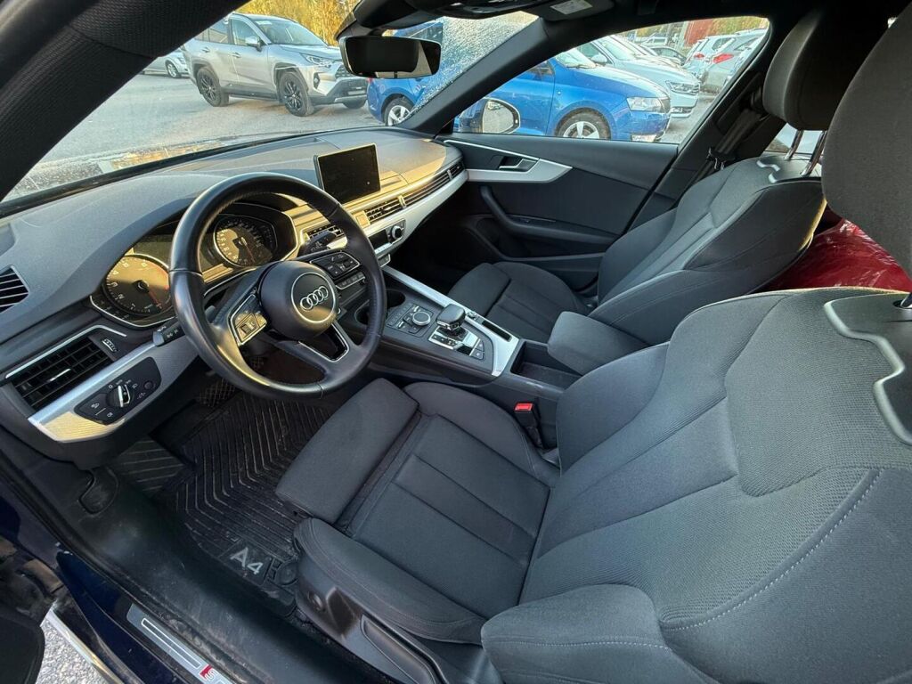 Audi A4 2018 Sininen