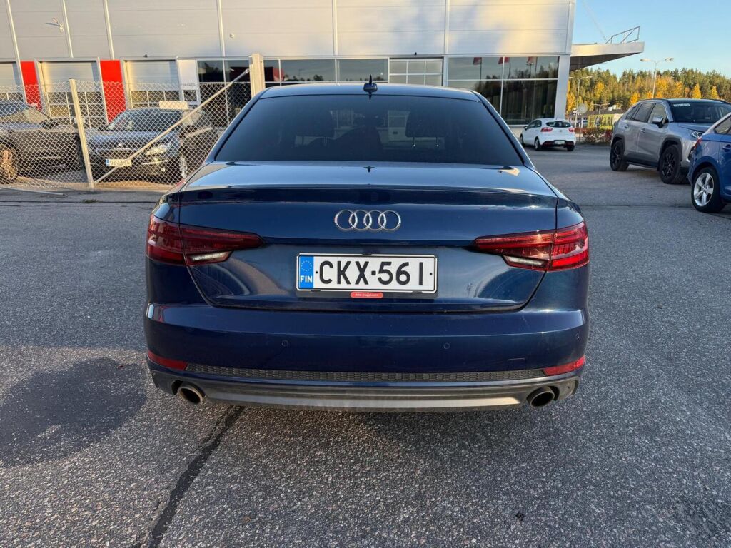 Audi A4 2018 Sininen