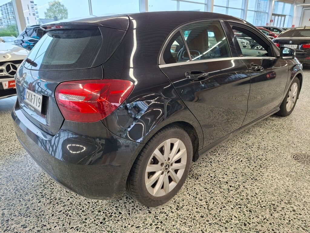 Mercedes-Benz A 2017 Musta