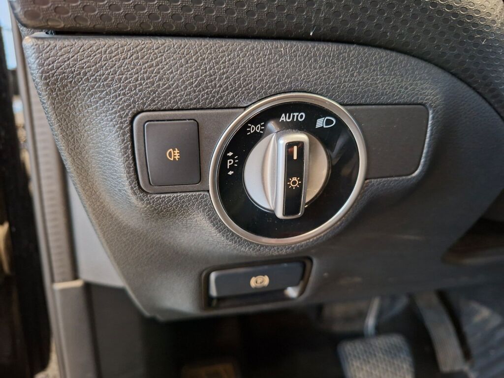 Mercedes-Benz A 2017 Musta