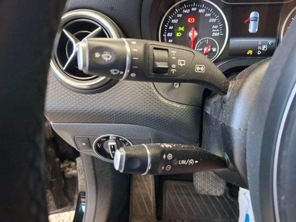 Mercedes-Benz A 2017 Musta
