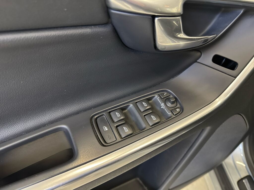 Volvo XC60 2015 Harmaa