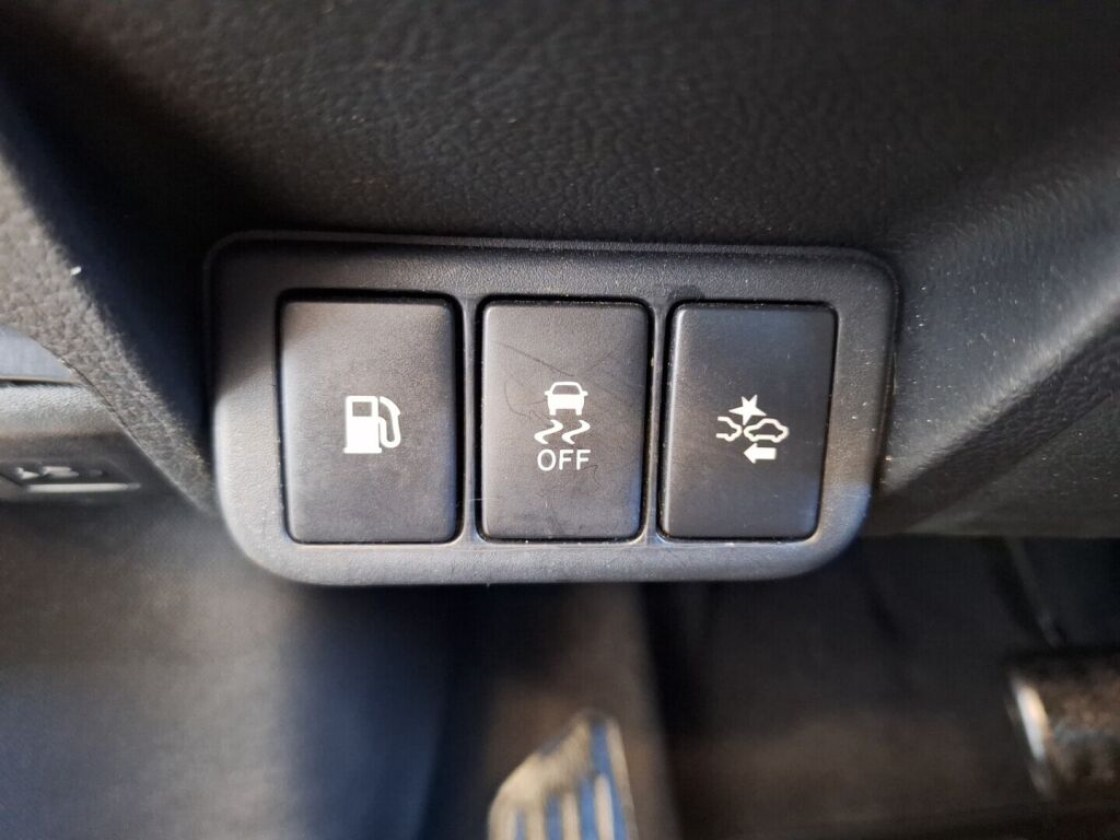 Toyota Avensis 2016 Harmaa