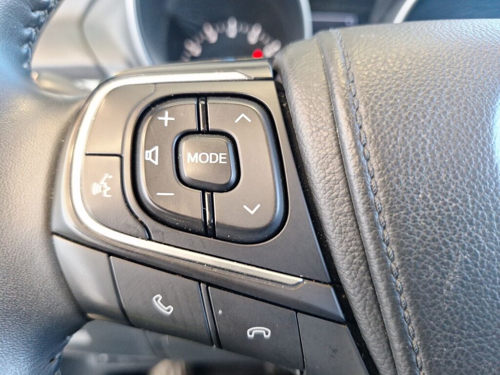 Toyota Avensis 2016 Harmaa