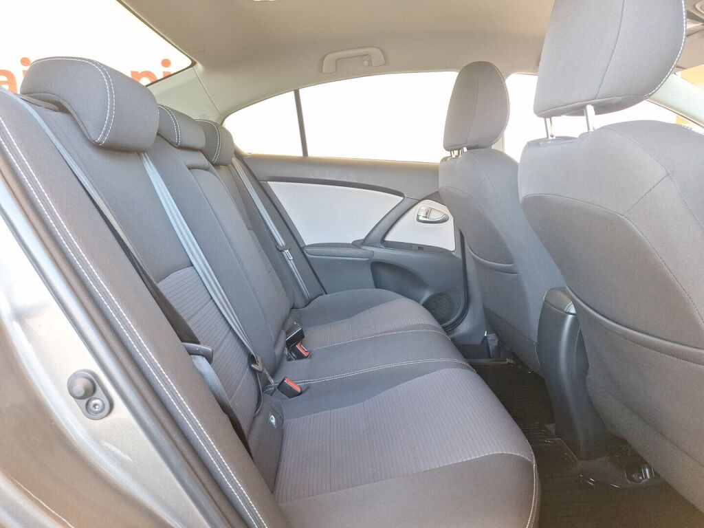 Toyota Avensis 2016 Harmaa