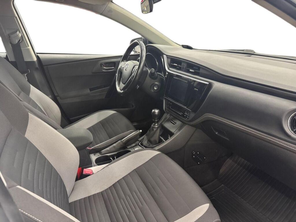 Toyota Auris 2017 Valkoinen