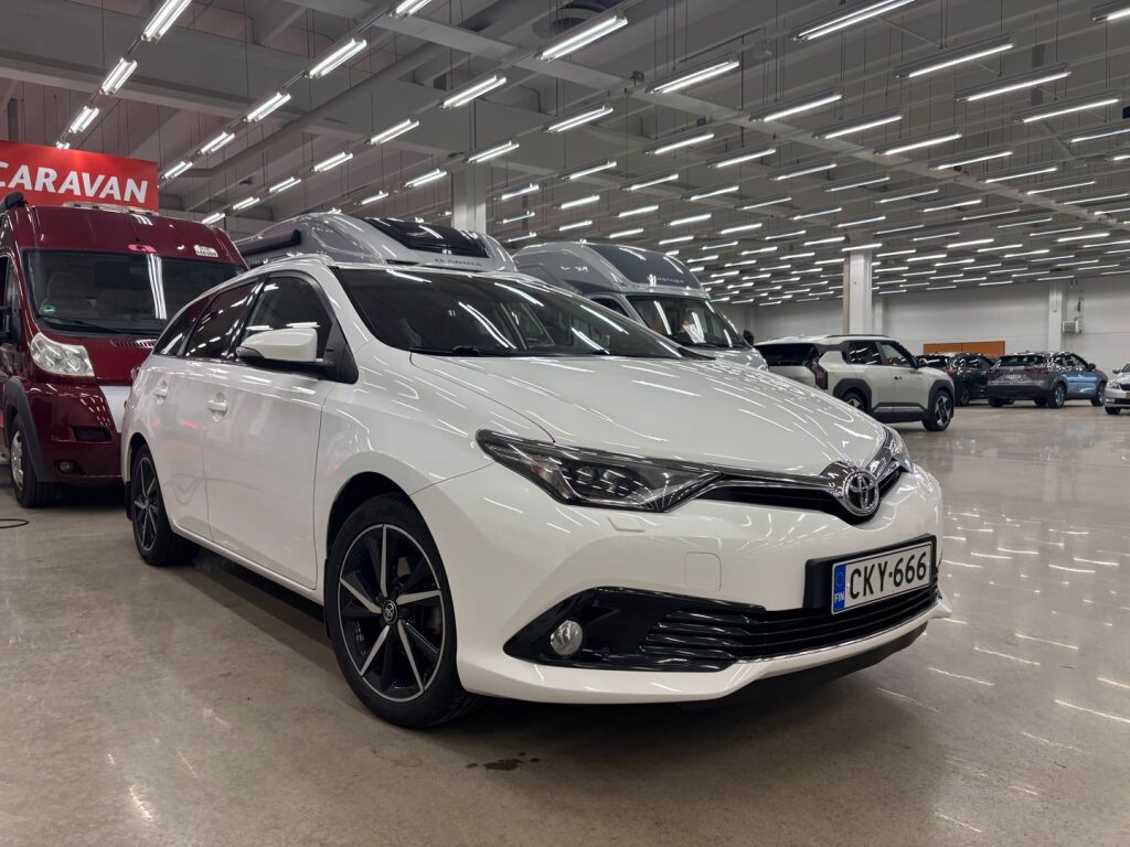 Toyota Auris 2017 Valkoinen