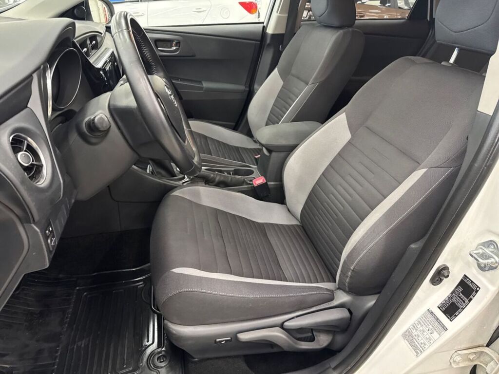Toyota Auris 2017 Valkoinen