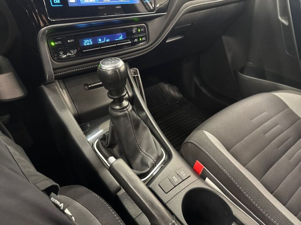 Toyota Auris 2017 Valkoinen