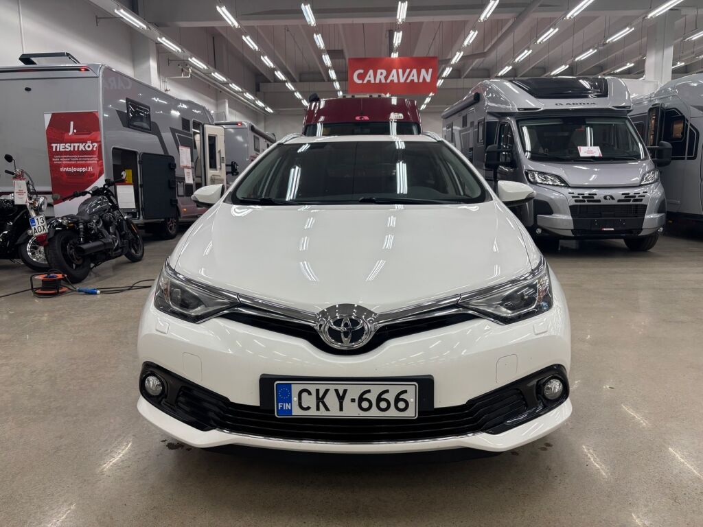 Toyota Auris 2017 Valkoinen