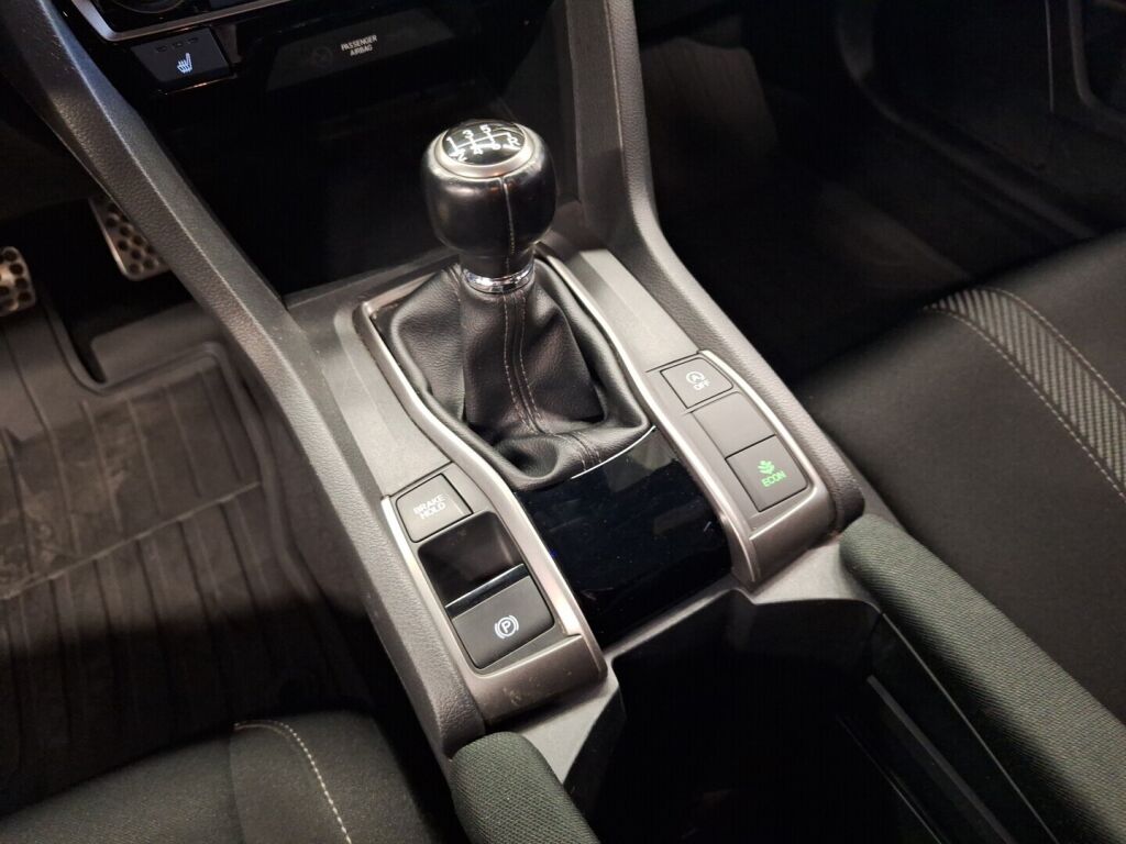 Honda Civic 2018 Valkoinen