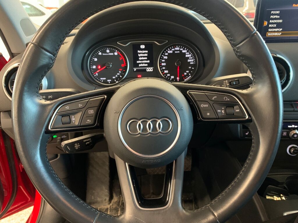 Audi A3 2018 Punainen