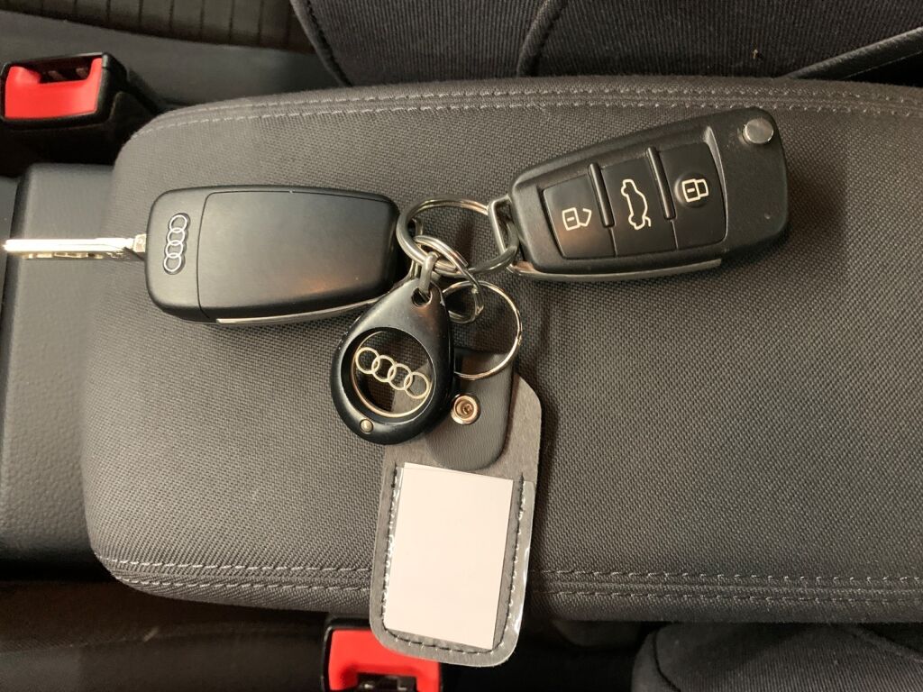 Audi A3 2018 Punainen